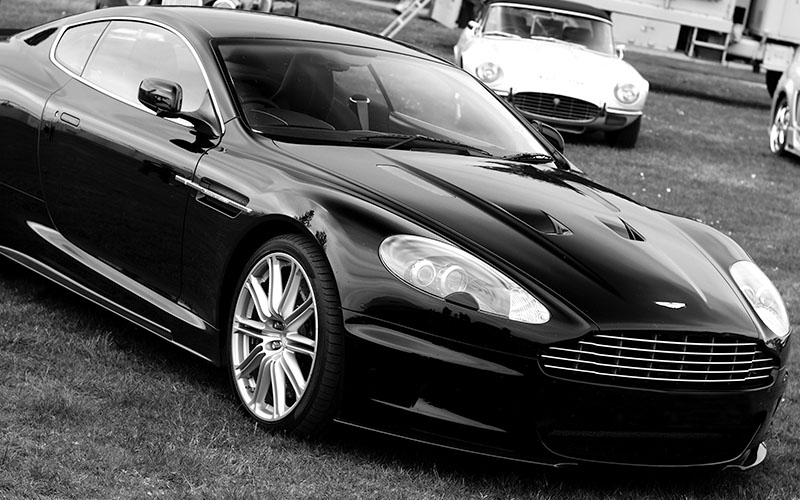 Aston Martin DB8 Side front view